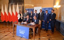 Podpisanie umowy Kolej Plus Przygotowanie alternatywnego połączenia aglomeracyjnego Tychy - Katowice Murcki - Katowice Ligota linią kolejową nr 142