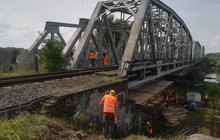 Prace ziemne przy moście na Warcie w Kostrzynie nad Odrą, fot. Radek Śledziński