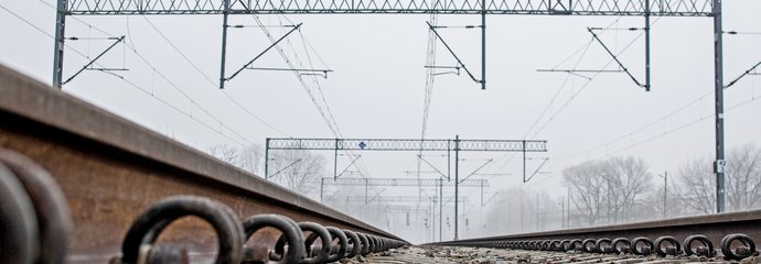 Tor kolejowy i sieć trakcyjna fot. Włodzimierz Włoch