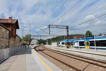Stacja Zwardoń, widok na perony i pociąg, fot. Katarzyna Głowacka