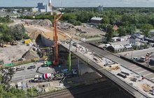 Widok z góry na budowę wiaduktu nad torami na ul. Chełmżyńskiej w Warszawie, fot. A.Lewandowski, P.Mieszkowski (1)
