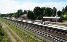 Stacja Augustów - robotnicy na budowie nowego peronu, Fot. Tomasz Łotowski PKP Polskie Linie Kolejowe S.A.