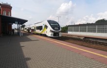 Pociąg przy peronie w Kostrzynie nad Odrą fot.Radek Śledziński