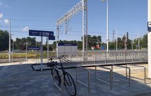 Stojaki rowerowe na stacji Dobiegniew_fot. Bartosz Pietrzykowski