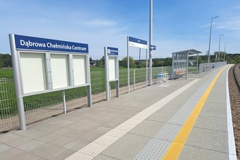 Przystanek Dąbrowa Chełmińska Centrum Peron na nowym przystanku Dąbrowa Chełmińska Centrum. fot. Jacek Gackowski PLK