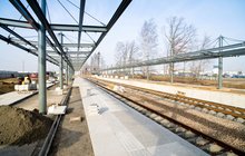 Stacja Pyrzowice, perony z wiatami w budowie, nowe tory, fot. Szymon Grochowski (3)