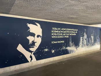 Mural Romana Dmowskiego w przejściu stacji Warszawa Wschodnia, fot. Anna Znajewska-Pawluk