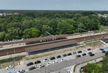 Nowy parking przy stacji w Zielonce – wygodniej z samochodu na pociąg , parking w Zielonce przy stacji kolejowej z lotu ptaka, A.Lewandowski, P.Mieszkowski