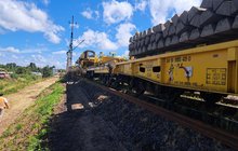 Praca maszyny PUN na lk137 Jaworzyna Śląska - Legnica aut. Piotr Gwiazda 2