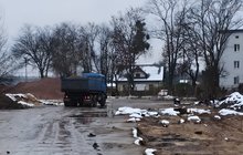 Budowa parkingu przy stacji Koluszki, wywrotka z ziemią fot. Mateusz Szrama PLK