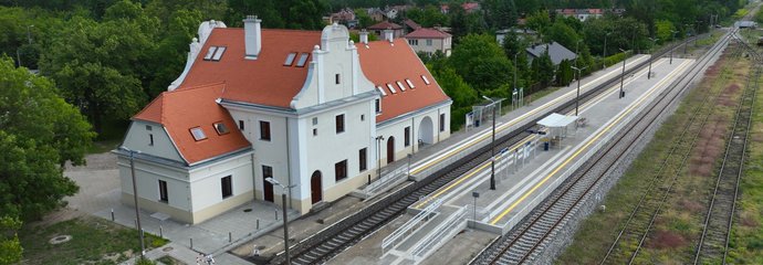 Stacja Płońsk Widok z góry na perony na stacji Płońsk. fot. Paweł Mieszkowski