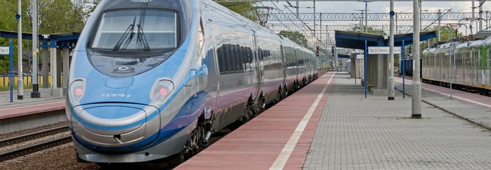 Popendolino na stacji. Autor: PLK