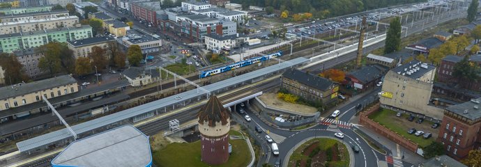 Wiadukt na ul. Wyszyńskiego oraz nowy peron nr 3 na stacji w Stargardzie_fot. Łukasz Bryłowski