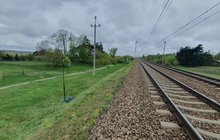 Zdjęcie z poligonu badawczego na linii kolejowej nr 9, tory. autor: PLK Biuro_Ochrony_Środowiska 2