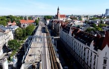 Pociąg na nowej estakadzie kolejowej w Krakowie, fot. Piotr Hamarnik
