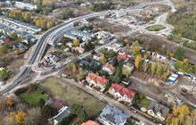 Wiadukt nad torami na ulicy Chełmżyńskiej w Warszawie, widok z lotu ptaka_fot. PLK