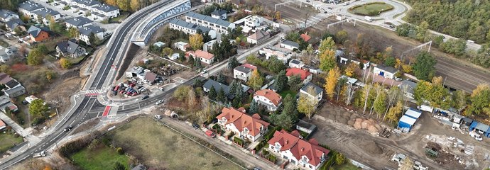 Wiadukt nad torami na ulicy Chełmżyńskiej w Warszawie, widok z lotu ptaka_fot. PLK