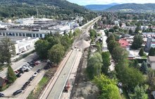 Żywiec Sporysz - budowa peronu, w jego obrębie zgromadzone kruszywo, fot. Krzysztof Dzidek