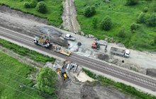 LK25, odc. Sandomierz - Chmielów - nowe tor, perony, sieć trakcyjna, na torach maszyny, fot. Krzysztof Dzidek (9)