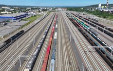 Pociągi towarowe na torach do portu w Gdyni. Fot. Damian Strzemkowski PLK (2)
