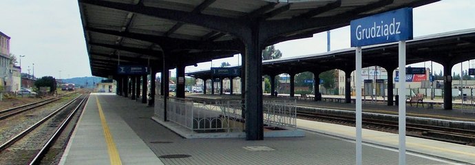 Grudziądz, zdjęcie przedstawia peron nr 1 na stacji Grudziądz. Fot. Mateusz Luptowski, PLK, 5.03.2021 r.