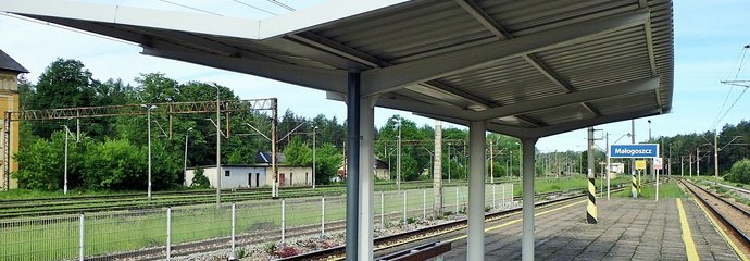 Peron na stacji Małogoszcz fot. Krzysztof Trybek PKP Polskie Linie Kolejowe S.A.