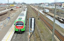 Rail Baltica - Szepietowo, pociąg przy peronie tymczasowym, fot. D. Dołubizno, PKP Polskie Linie Kolejowe S.A.