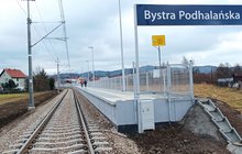 Nowy peron na przystanku Bystra Podhalańska na l. nr 98 Sucha B. - Chabówka, fot. Franciszek Homoncik