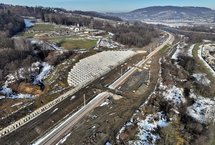 Betonowe zabezpieczenie osuwiska w Rdziostowie, widok z lotu ptaka, fot. Krzysztof Dzidek