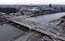 Widok z lotu ptaka na trzy nowe mosty kolejowe w Krakowie od strony ul. Starowiślnej, fot. Piotr Hamarnik