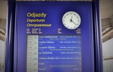Tablica z rozkładem jazdy na stacji Warszawa Wschodnia