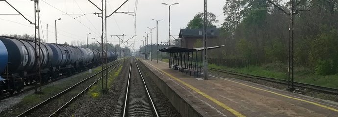 Stacja Bełchów tory peron pociąg towarowy fot. Rafał Wilgusiak