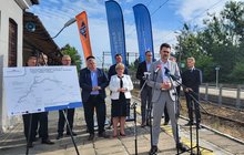 Podpisanie umowy w Tarnobrzegu na linię Stalowa Wola - Padew; fot. Karol Jakubowski PLK SA