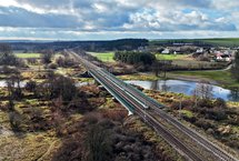 Most kolejowy nad Nidą, widok z lotu ptaka, fot. Piotr Hamarnik