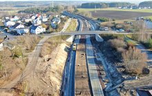 Nowy peron i wiadukt drogowy na stacji Stara Piła. fot. Szymon Danielek PKP PLK